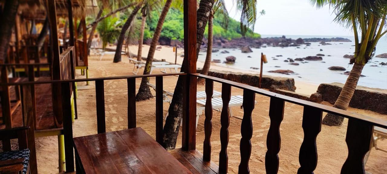 Sea Front Cottages Little Khola Cola Ngoại thất bức ảnh
